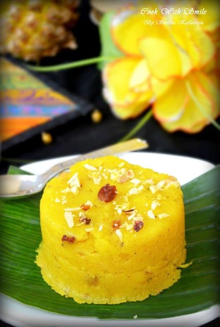 Vada with Gongura Chutney